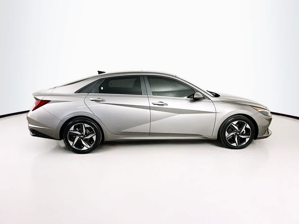 Hyundai Elantra Limited 2022