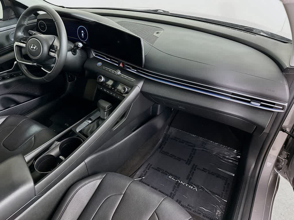 Hyundai Elantra Limited 2022