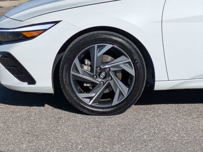 Hyundai Elantra SEL Convenience 2025