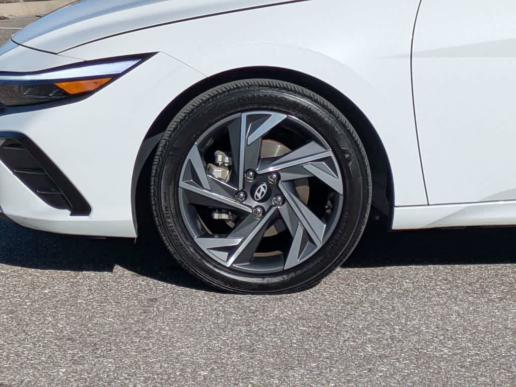 Hyundai Elantra SEL Convenience 2025