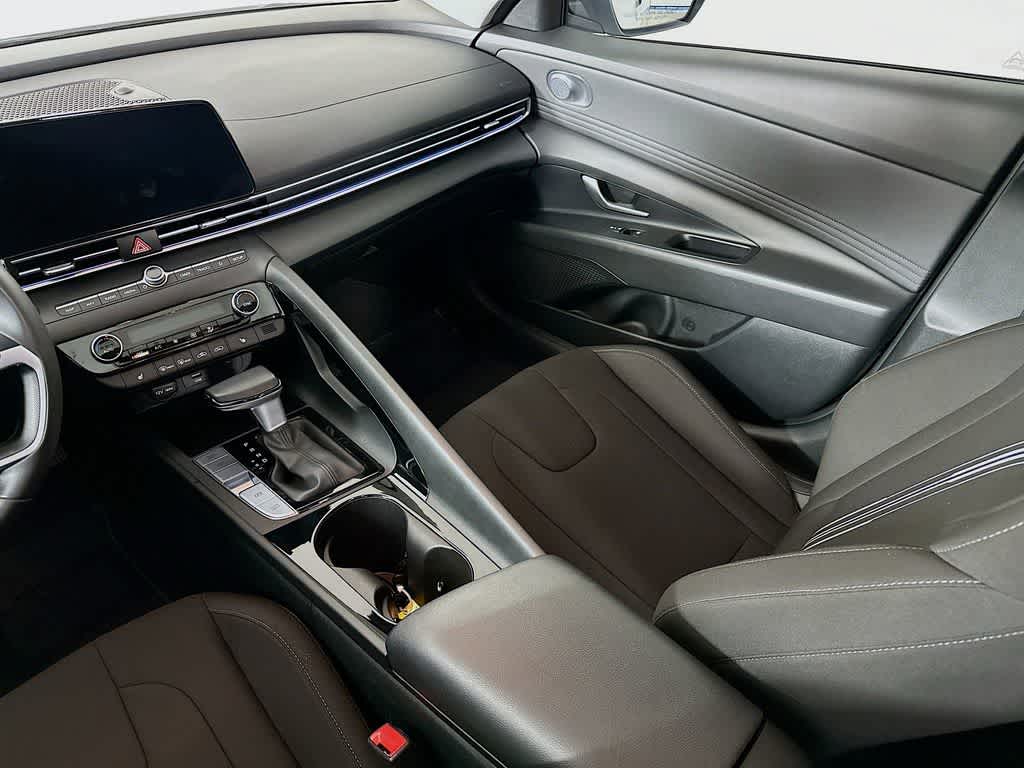 Hyundai Elantra SEL Convenience 2025