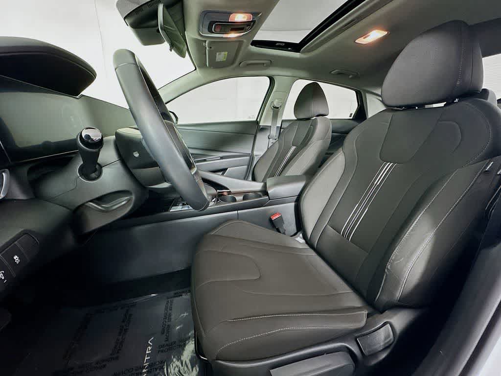 Hyundai Elantra SEL Convenience 2025