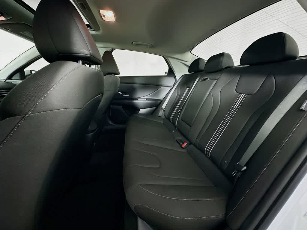 Hyundai Elantra SEL Convenience 2025