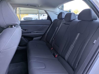 Hyundai Elantra SEL Convenience 2025