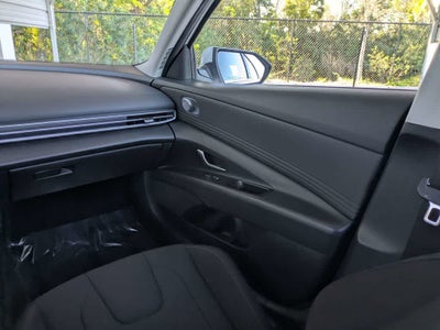 Hyundai Elantra SEL Convenience 2025