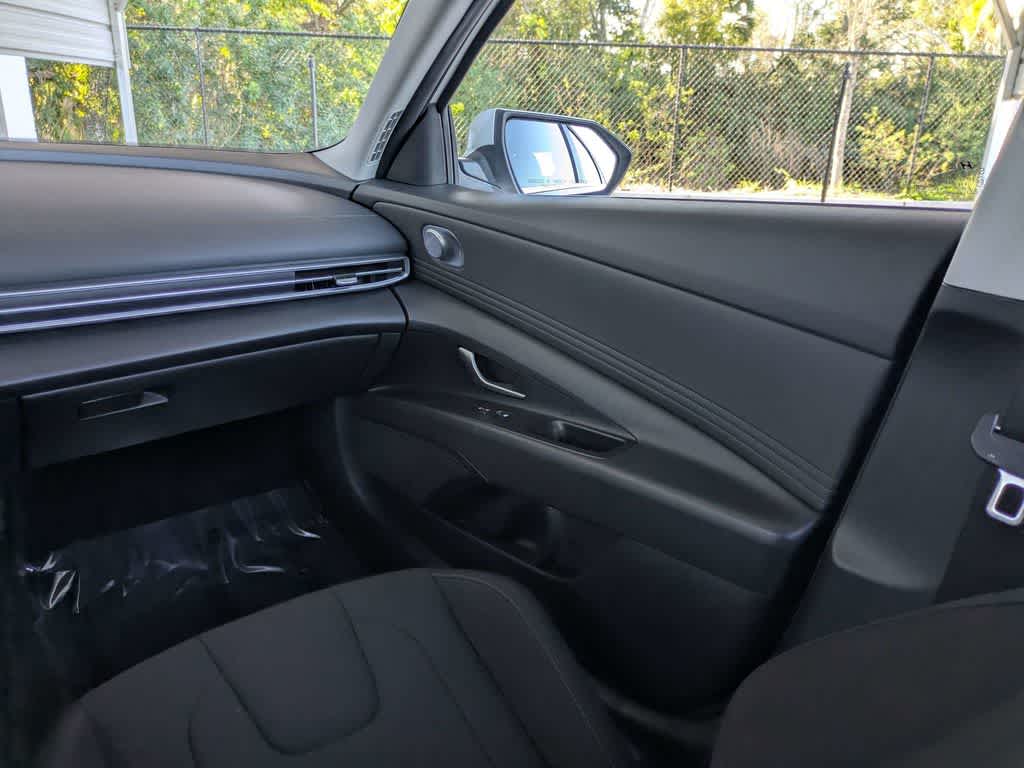 Hyundai Elantra SEL Convenience 2025