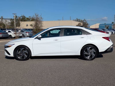 Hyundai Elantra SEL Convenience 2025