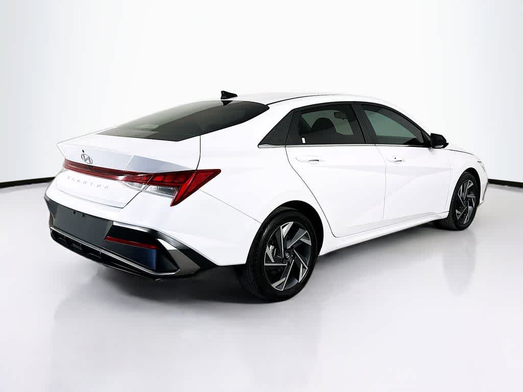 Hyundai Elantra SEL Convenience 2025