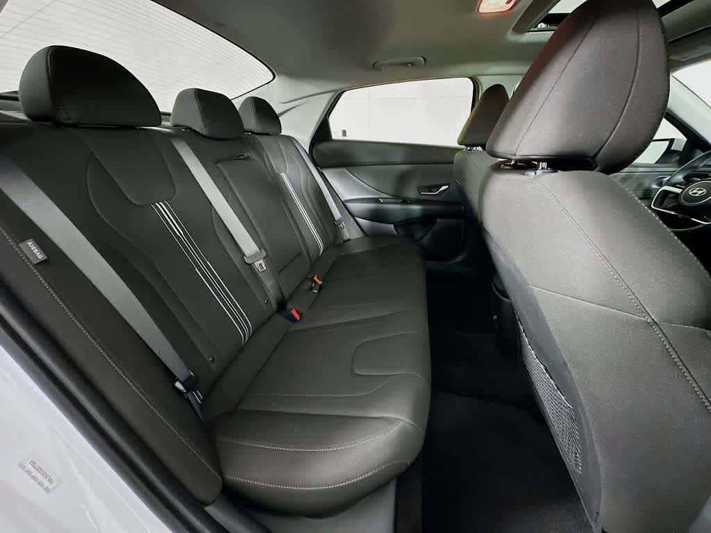 Hyundai Elantra SEL Convenience 2025