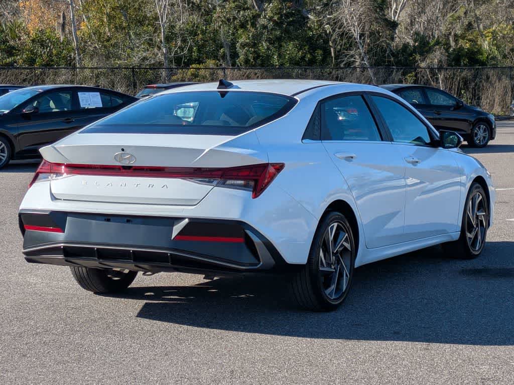 Hyundai Elantra SEL Convenience 2025