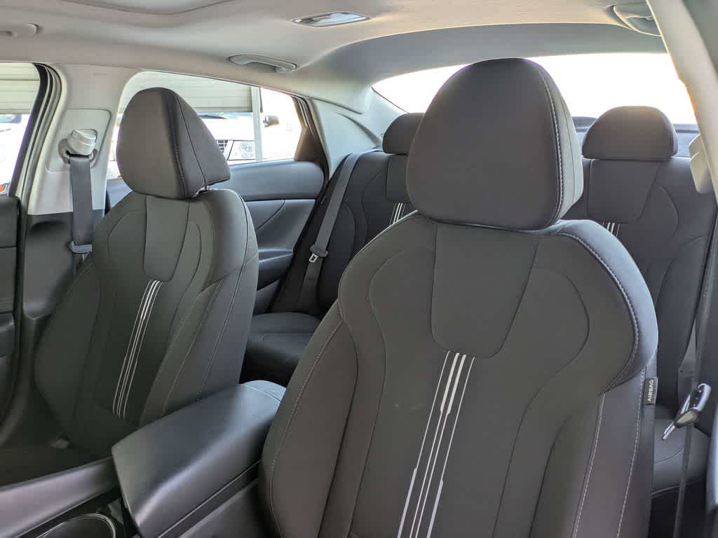 Hyundai Elantra SEL Convenience 2025