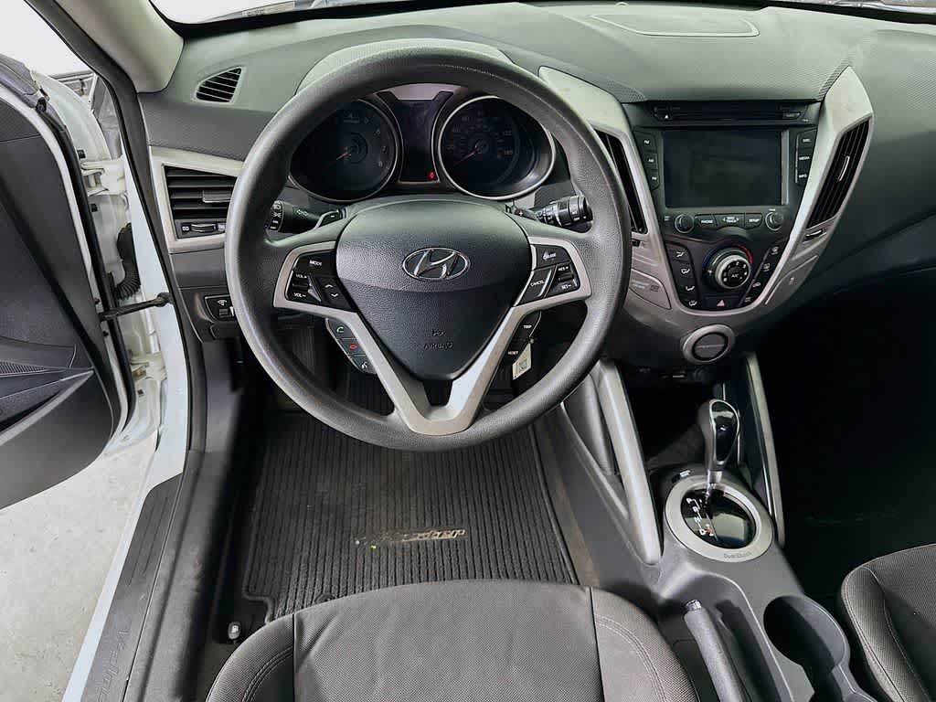 Hyundai Veloster Base 2015
