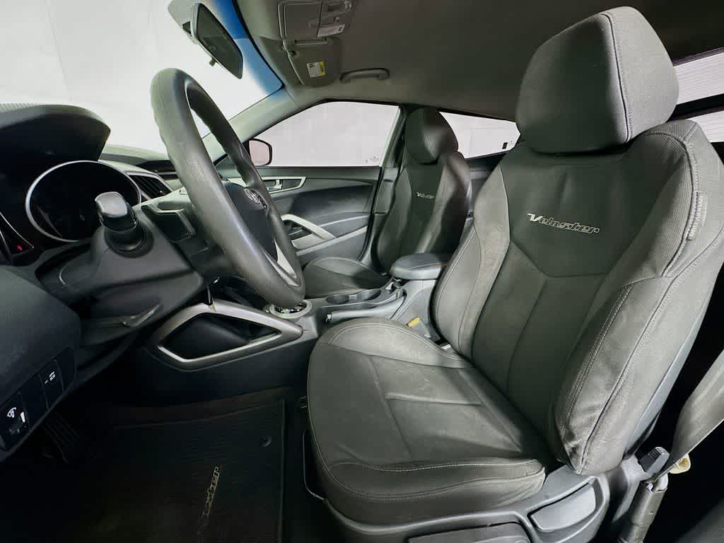 Hyundai Veloster Base 2015