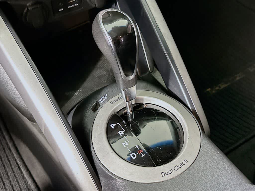 Hyundai Veloster Base 2015