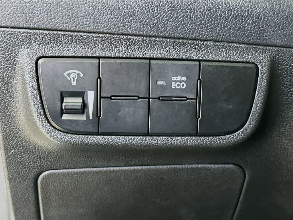 Hyundai Veloster Base 2015