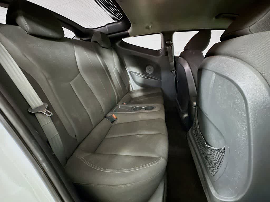 Hyundai Veloster Base 2015