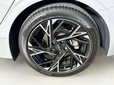 Kia K5 GT-Line 2025