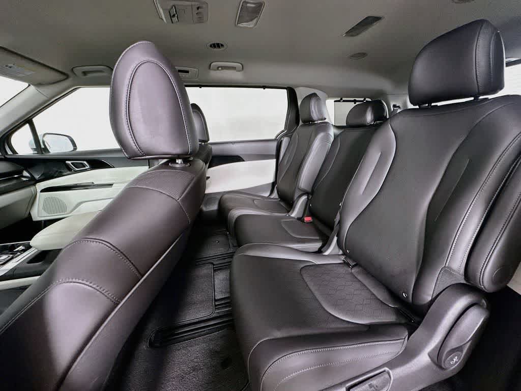 Kia Carnival EX 2024