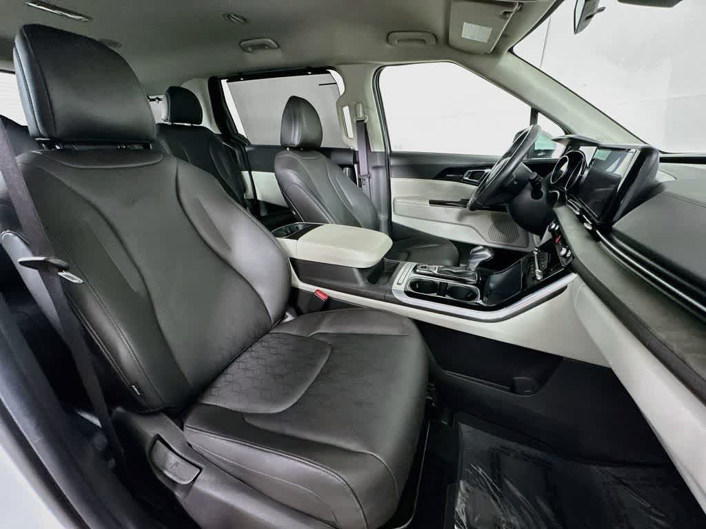 Kia Carnival EX 2024