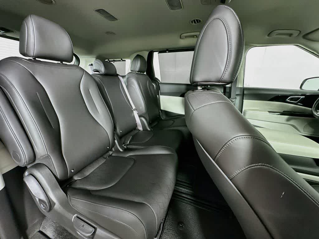 Kia Carnival EX 2024