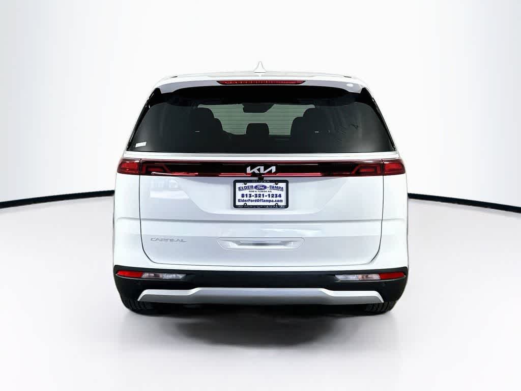 Kia Carnival EX 2024