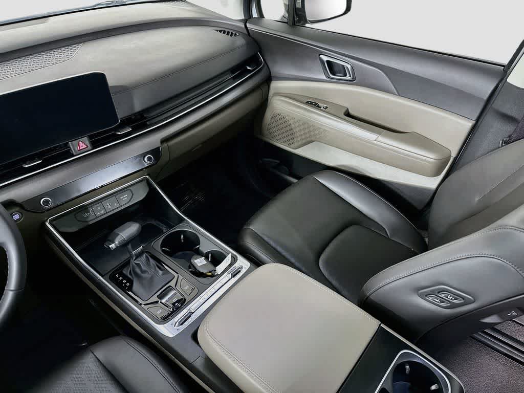Kia Carnival SX 2025