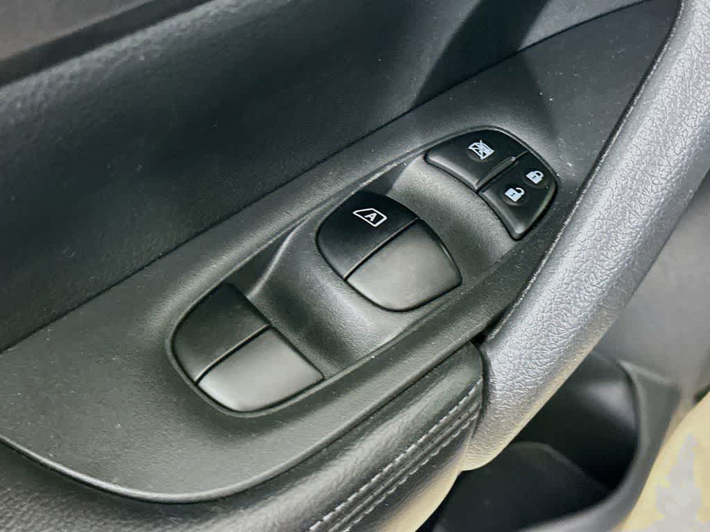 Nissan Rogue S 2016