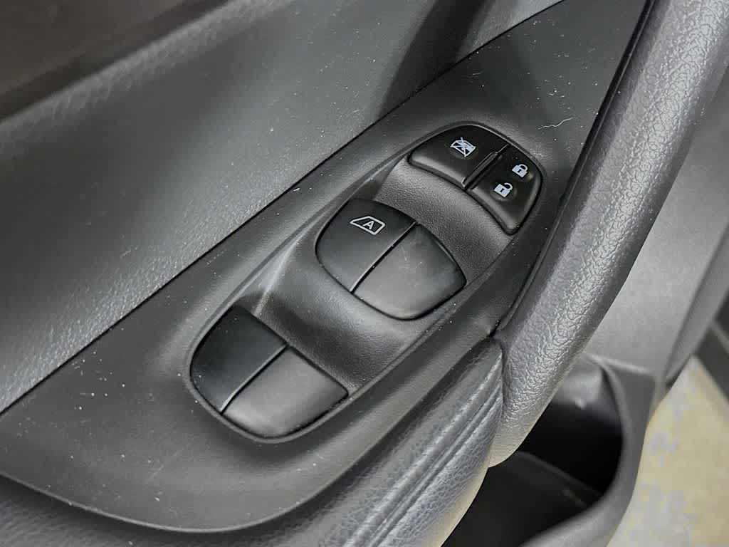 Nissan Rogue S 2016