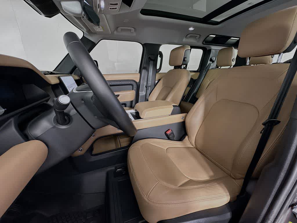Land Rover Defender X-Dynamic SE 2025