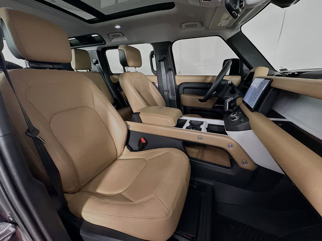 Land Rover Defender X-Dynamic SE 2025