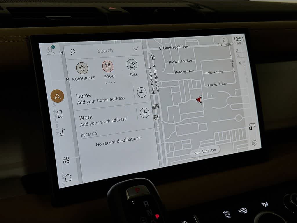 Land Rover Defender X-Dynamic SE 2025