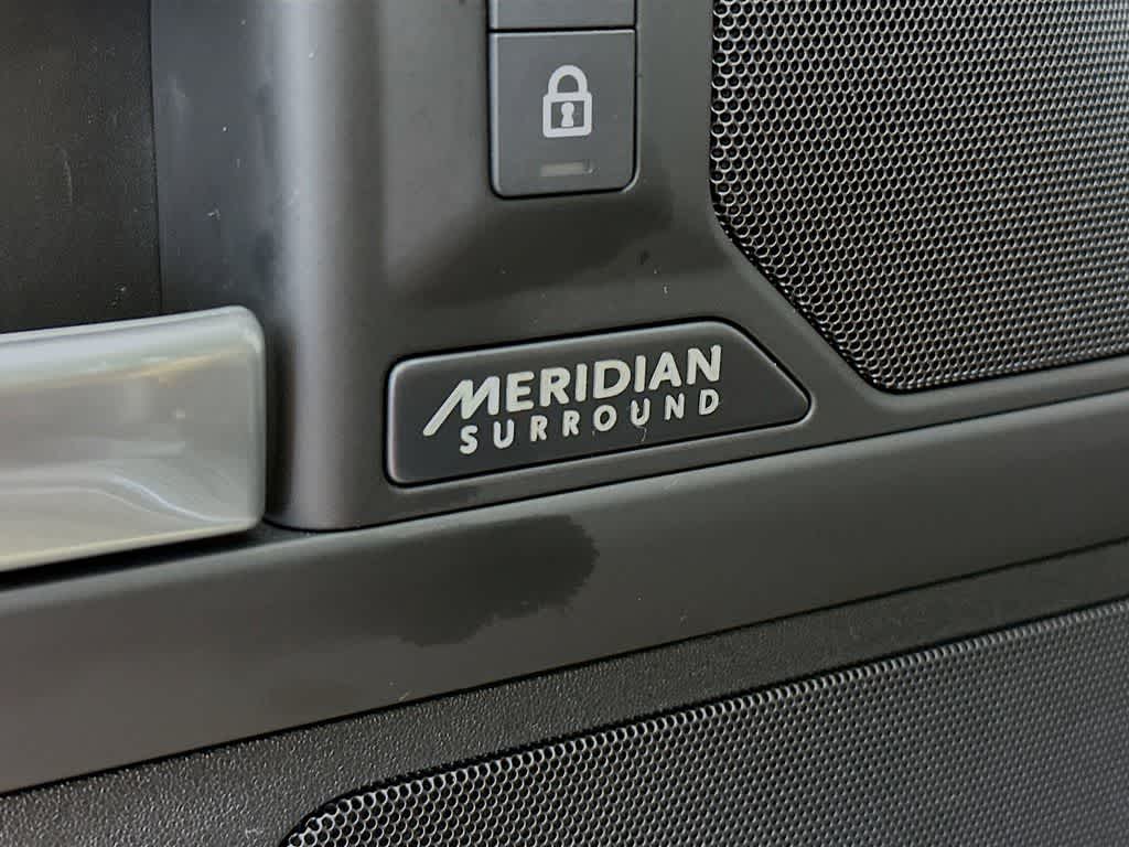 Land Rover Defender X-Dynamic SE 2025