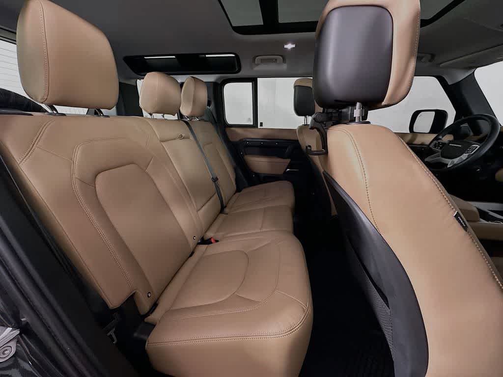 Land Rover Defender X-Dynamic SE 2025