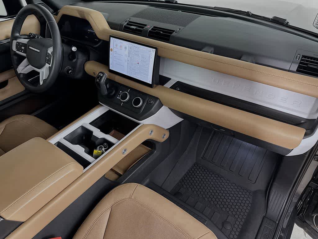 Land Rover Defender X-Dynamic SE 2025