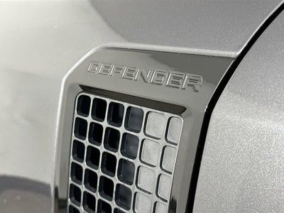 Land Rover Defender X-Dynamic SE 2025