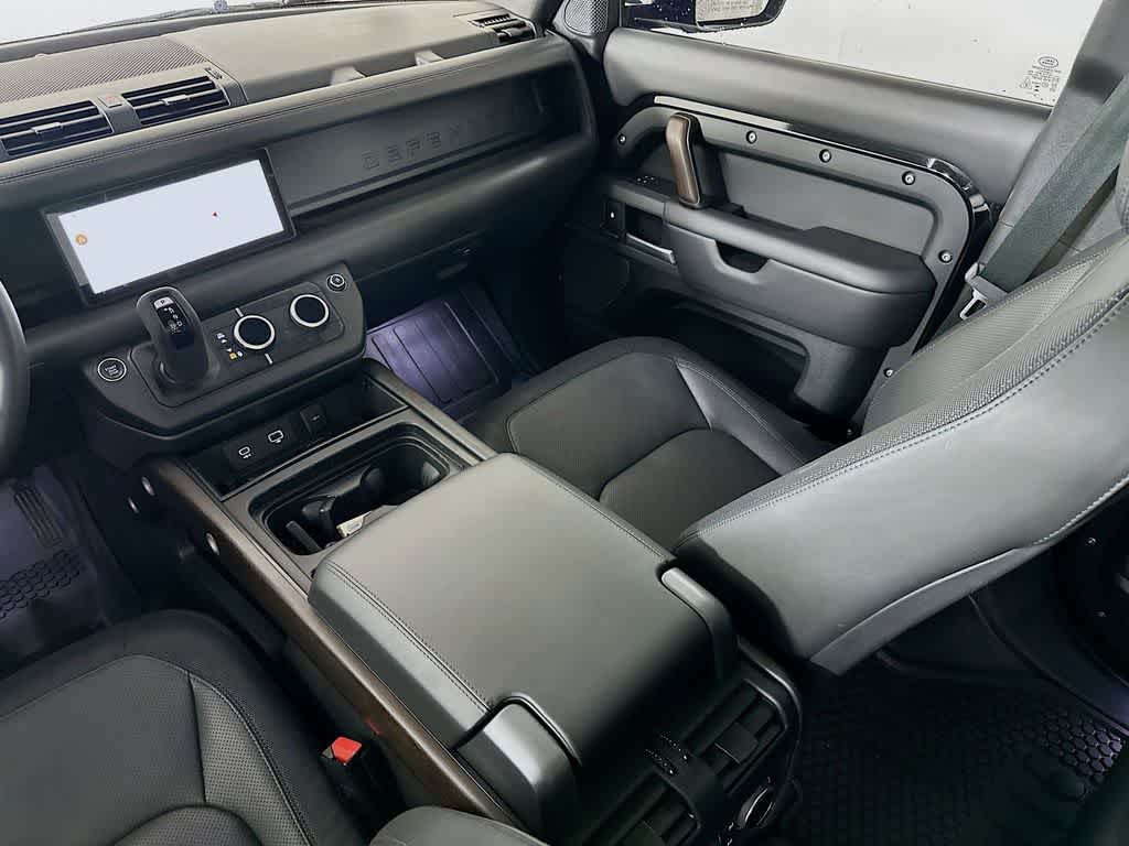 Land Rover Defender X-Dynamic SE 2024