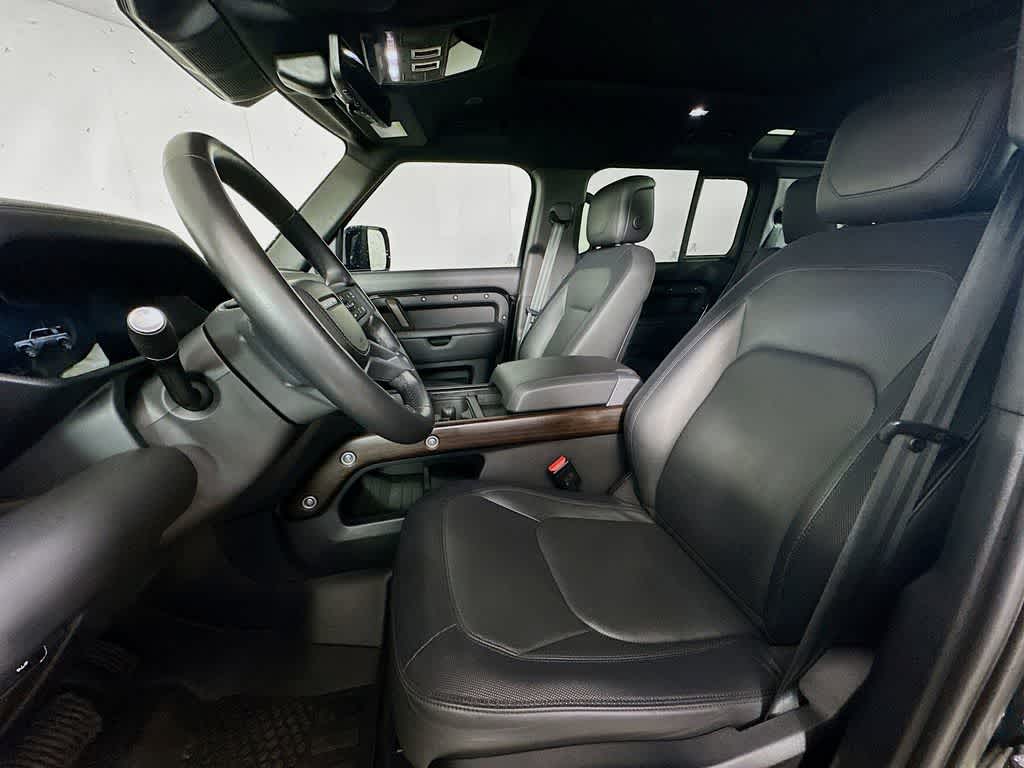 Land Rover Defender X-Dynamic SE 2024