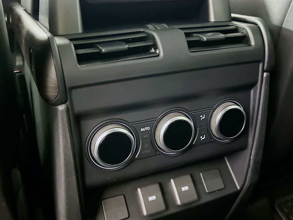 Land Rover Defender X-Dynamic SE 2024
