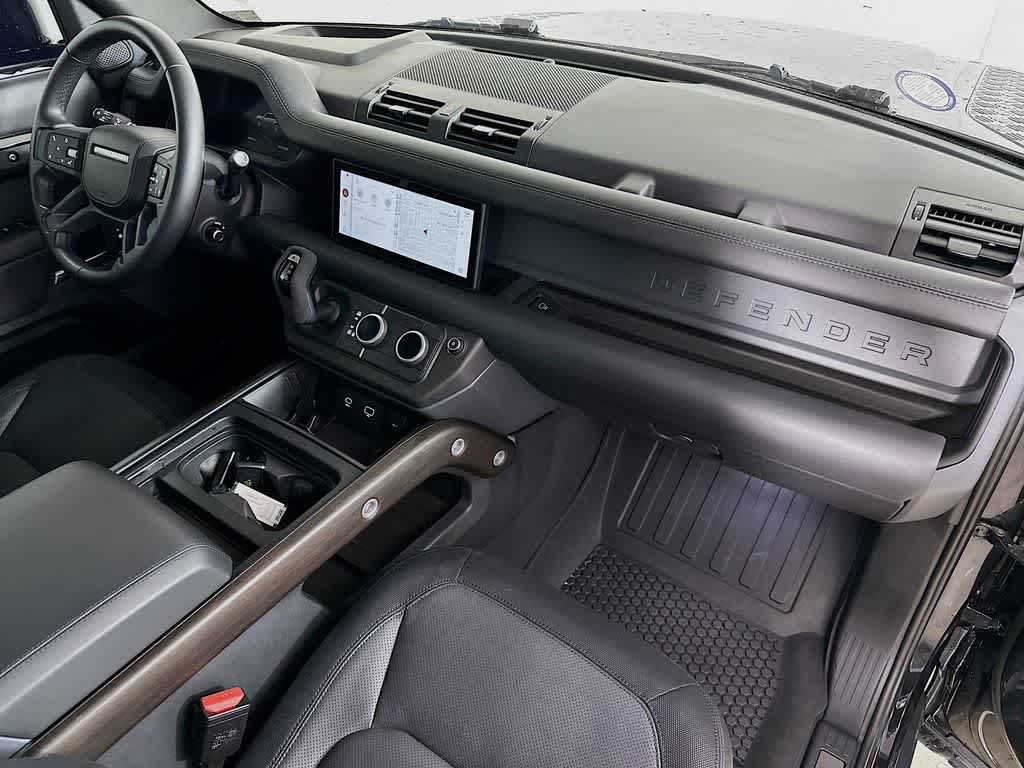 Land Rover Defender X-Dynamic SE 2024