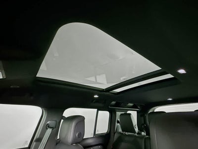 Land Rover Defender X-Dynamic SE 2024