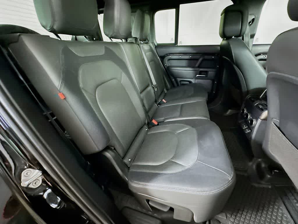 Land Rover Defender X-Dynamic SE 2024