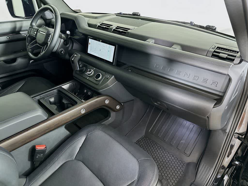 Land Rover Defender X-Dynamic SE 2024