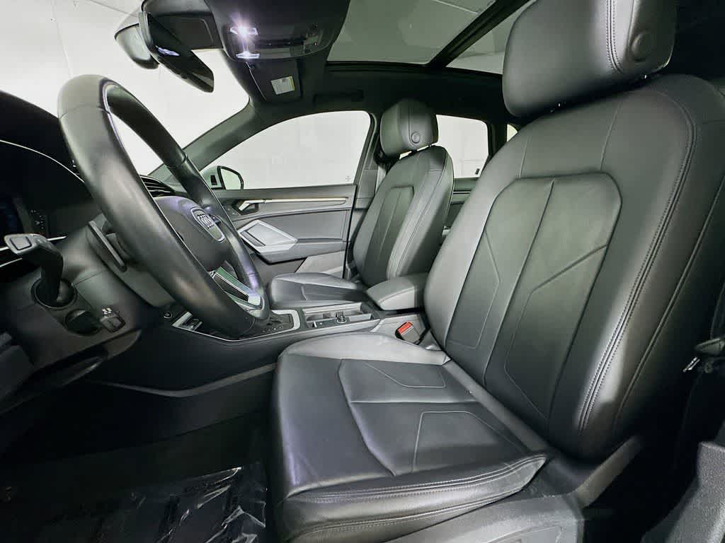 Audi Q3 S line Premium 2024