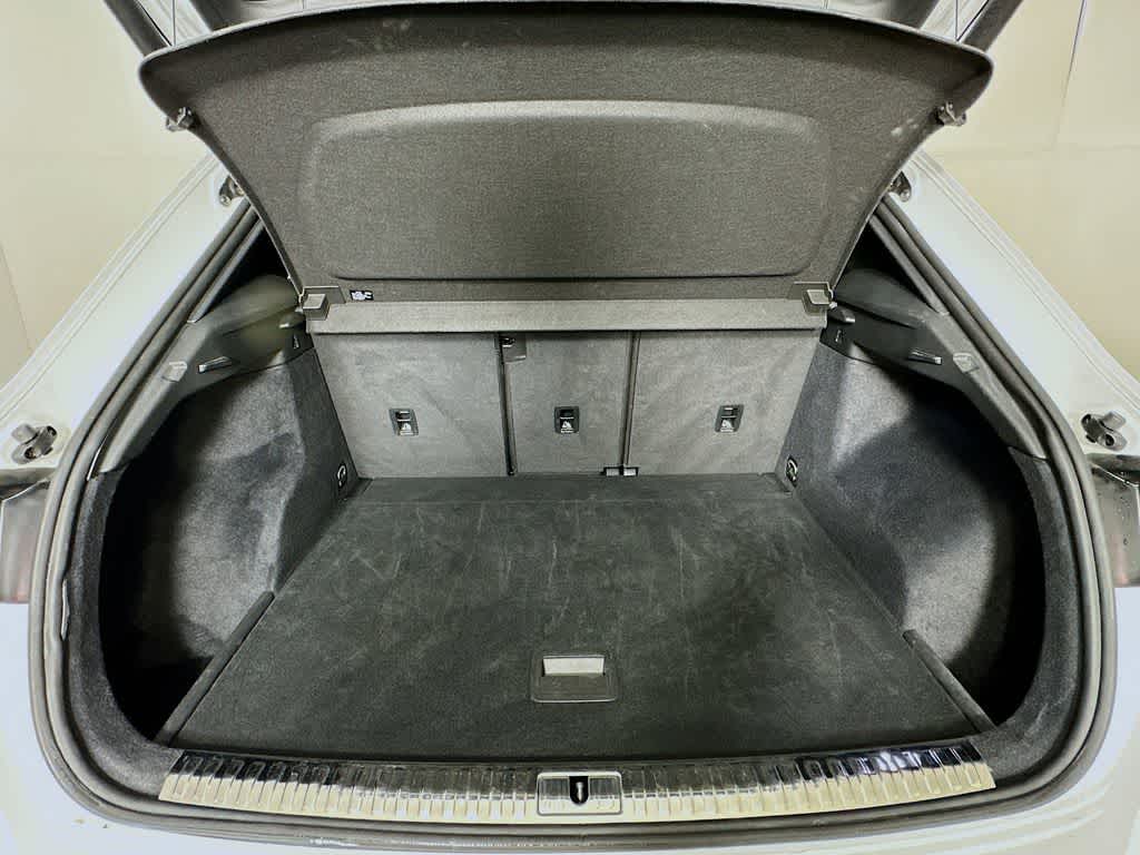 Audi Q3 S line Premium 2024