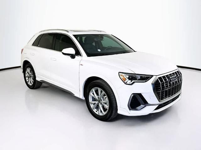 Audi Q3 S line Premium 2024