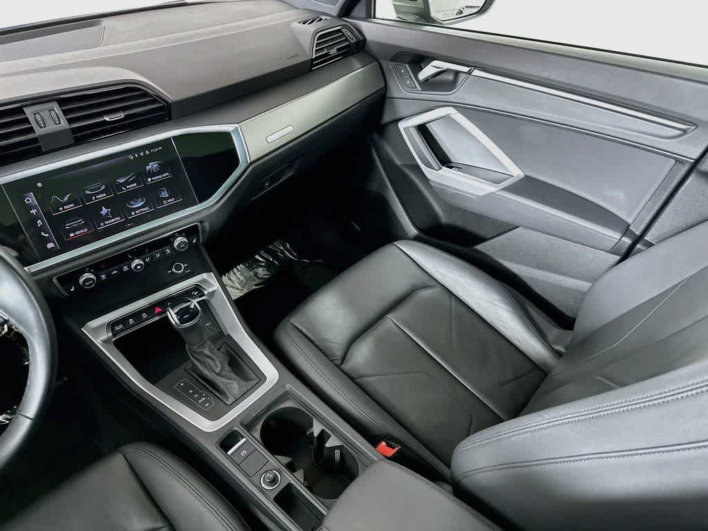 Audi Q3 S line Premium 2025