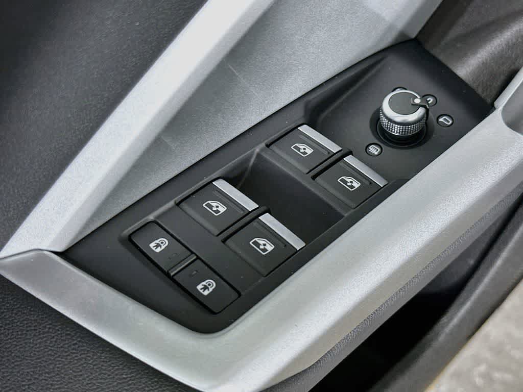 Audi Q3 S line Premium 2025