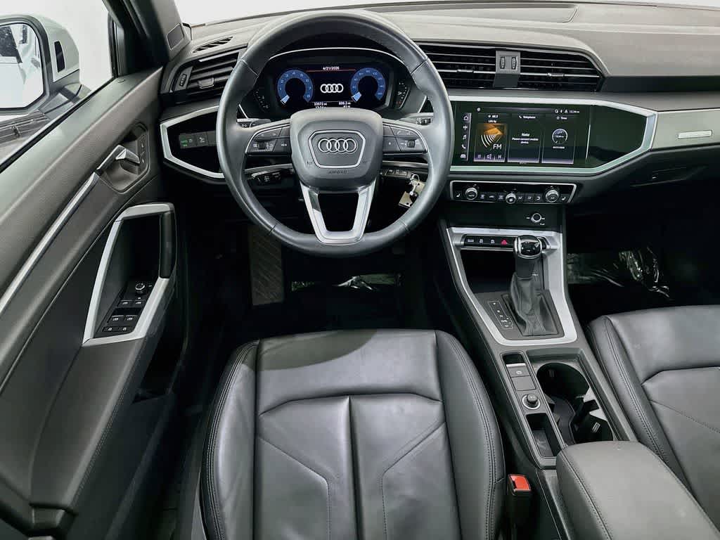Audi Q3 S line Premium 2025