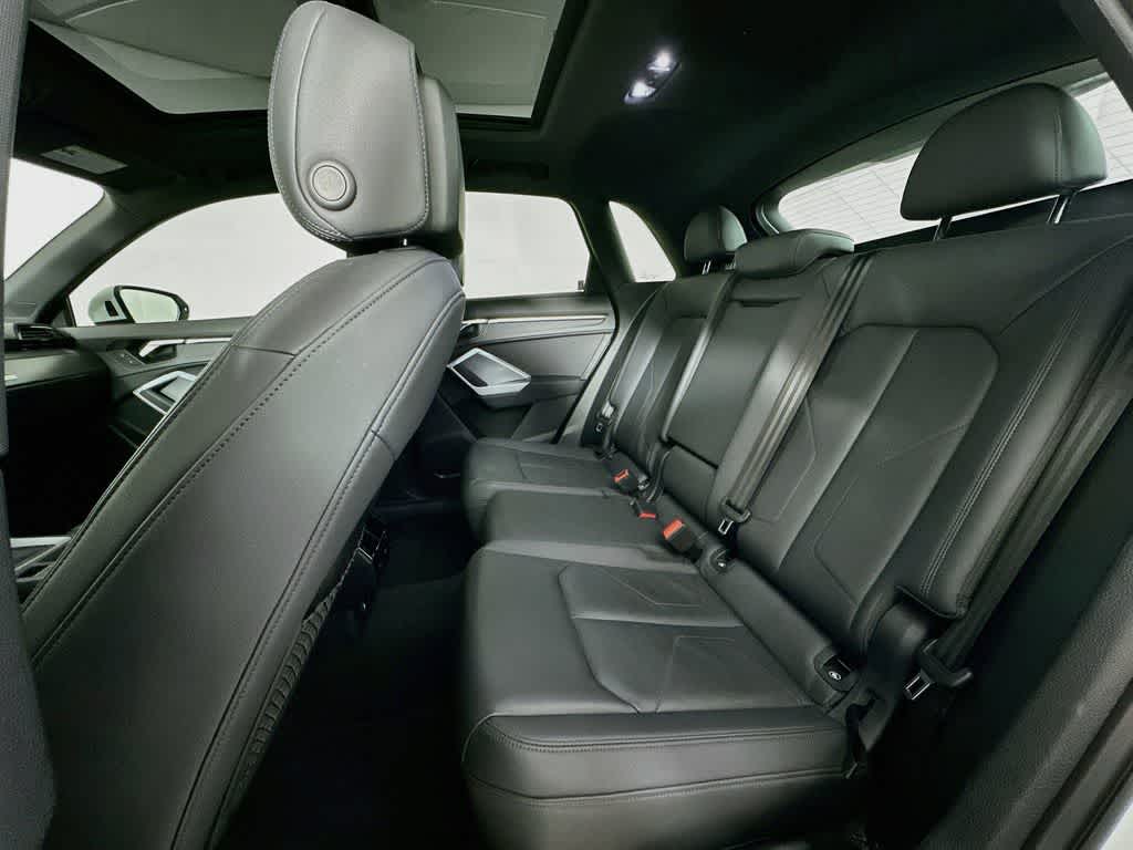 Audi Q3 S line Premium 2025