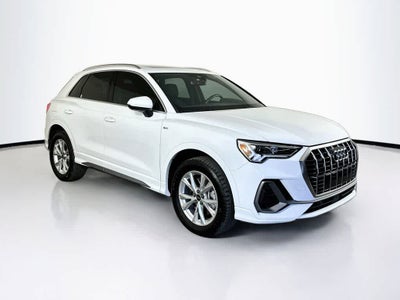 Audi Q3 S line Premium 2025